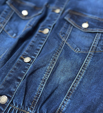 Jachetă scurtă din denim