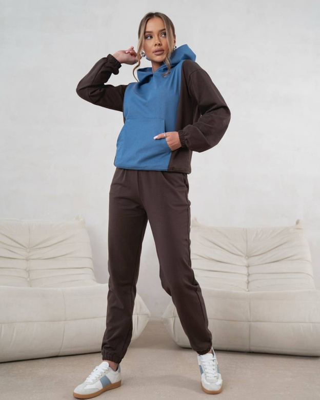 Set de trening albastru-ciocolatiu cu glugă – hanorac lejer cu buzunar de cangur și pantaloni comozi
