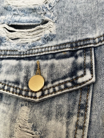Jachetă scurtă din denim, de culoare albastru deschis