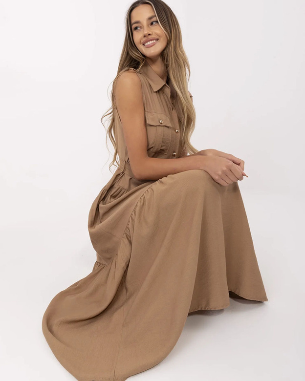 Rochie lungă, fără mâneci, de culoare bej închis