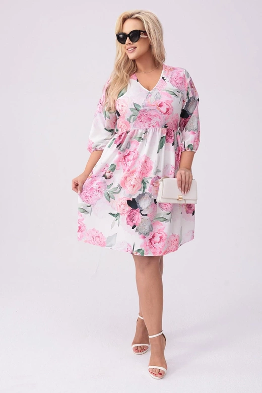 Rochie plus size cu imprimeu floral în nuanțe de ecru