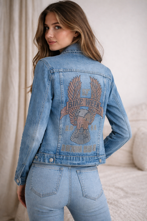 Jachetă din denim cu detalii decorative pe spate