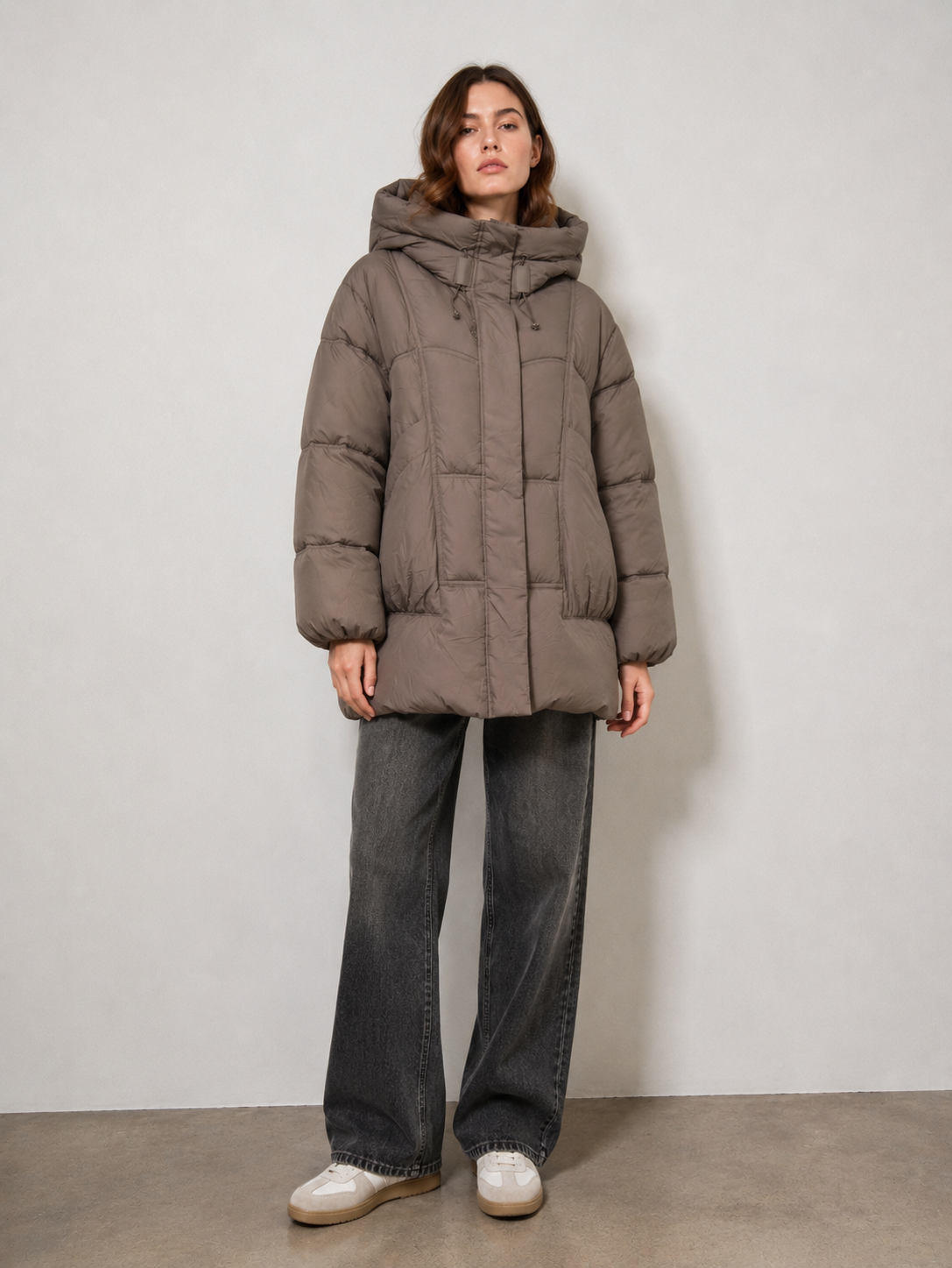 Jachetă de damă oversize, de tip puffer, din puf, de culoare bej
