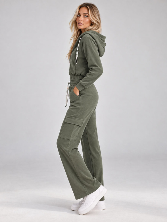 Trening cu pantaloni de tip cargo, de culoare măslinie