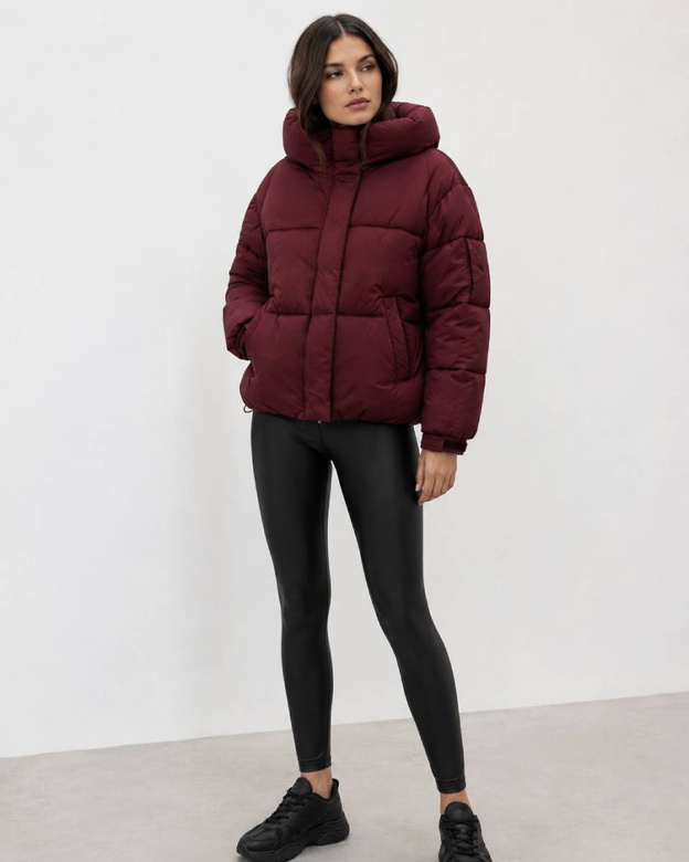Jachetă de damă de culoare burgund, cu glugă, în stil oversize