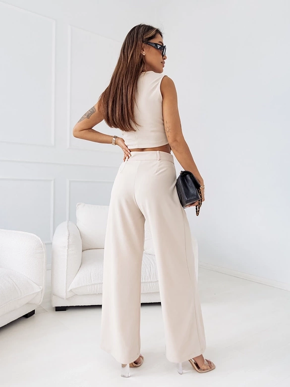 Set de costum bej, compus din vestă și pantaloni