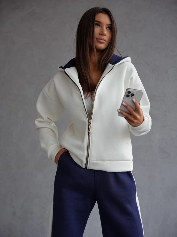 Set de damă de culoare bleumarin, compus dintr-un hanorac și pantaloni largi
