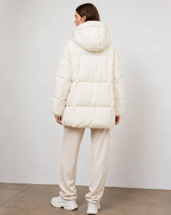 Jachetă de damă oversize din puf, de culoare crem, tip puffer