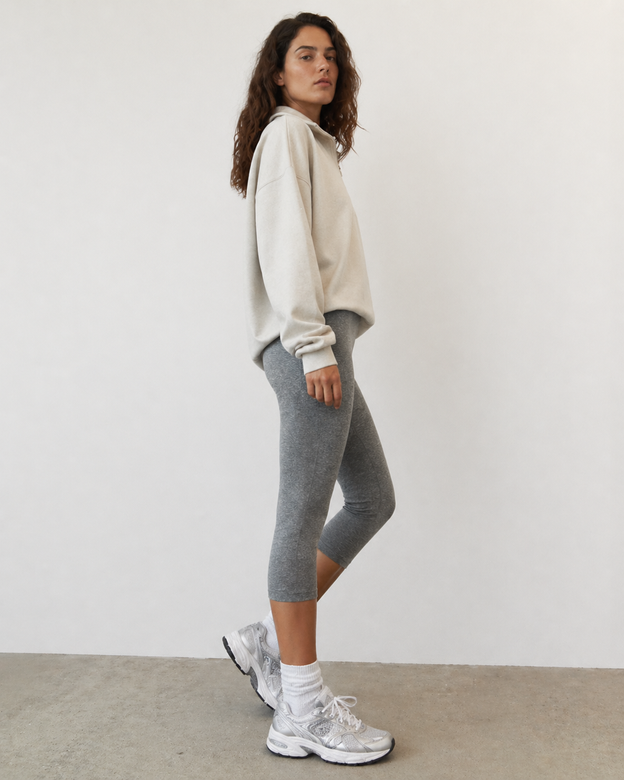 Colanți sport gri, tip capri, pentru femei