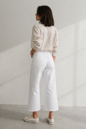 Pantaloni largi albi de damă, tip culottes