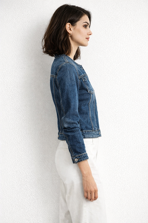Jachetă din denim mulată, cu decolteu rotund