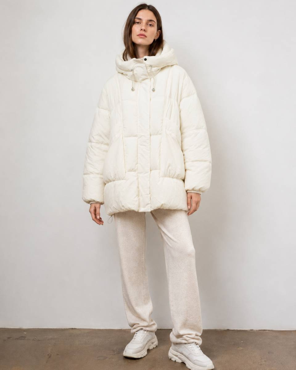 Jachetă de damă oversize din puf, de culoare crem, tip puffer