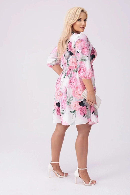 Rochie plus size cu imprimeu floral în nuanțe de ecru
