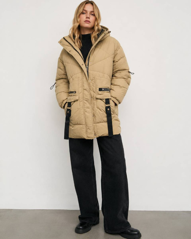 Jachetă puffer oversize cu glugă, de culoare camel