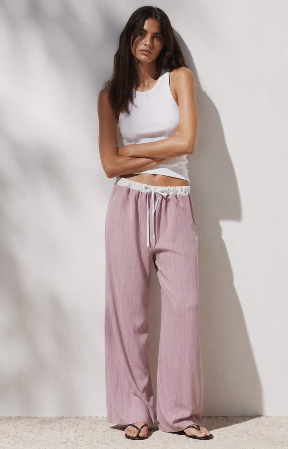 Pantaloni pentru femei de culoare roz pudră, cu croi larg
