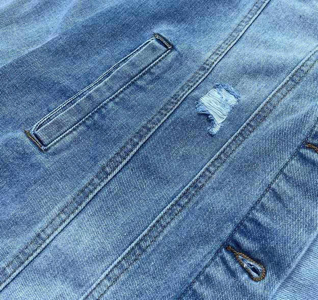 Jachetă din denim cu efecte de uzură