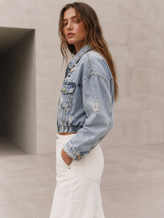 Jachetă scurtă din denim, de culoare albastru deschis