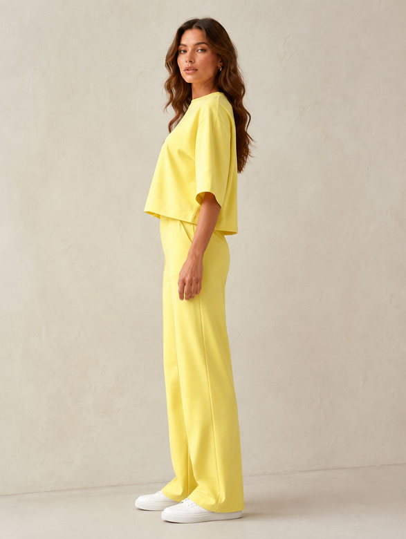 Set oversize galben format din tricou și pantaloni