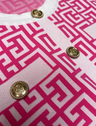 Bluză din tricot cu nasturi aurii, de culoare fucsia