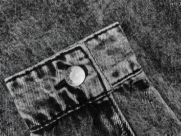 Jachetă casual din denim negru, cu glugă