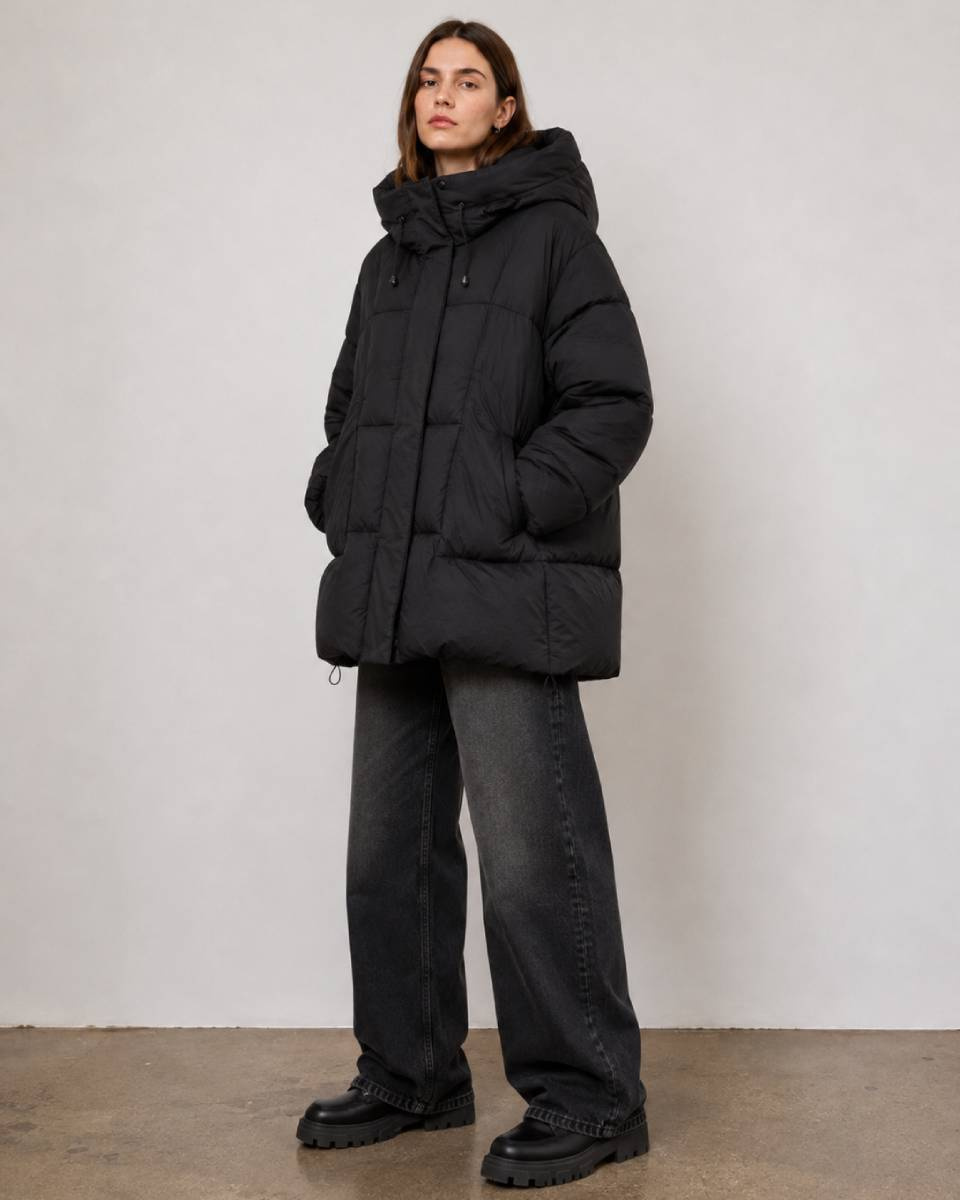 Jachetă de damă neagră, oversize, tip puffer, din puf