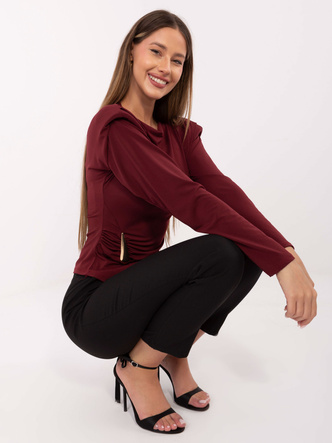 Bluză de culoare burgund cu pernuțe pe umeri
