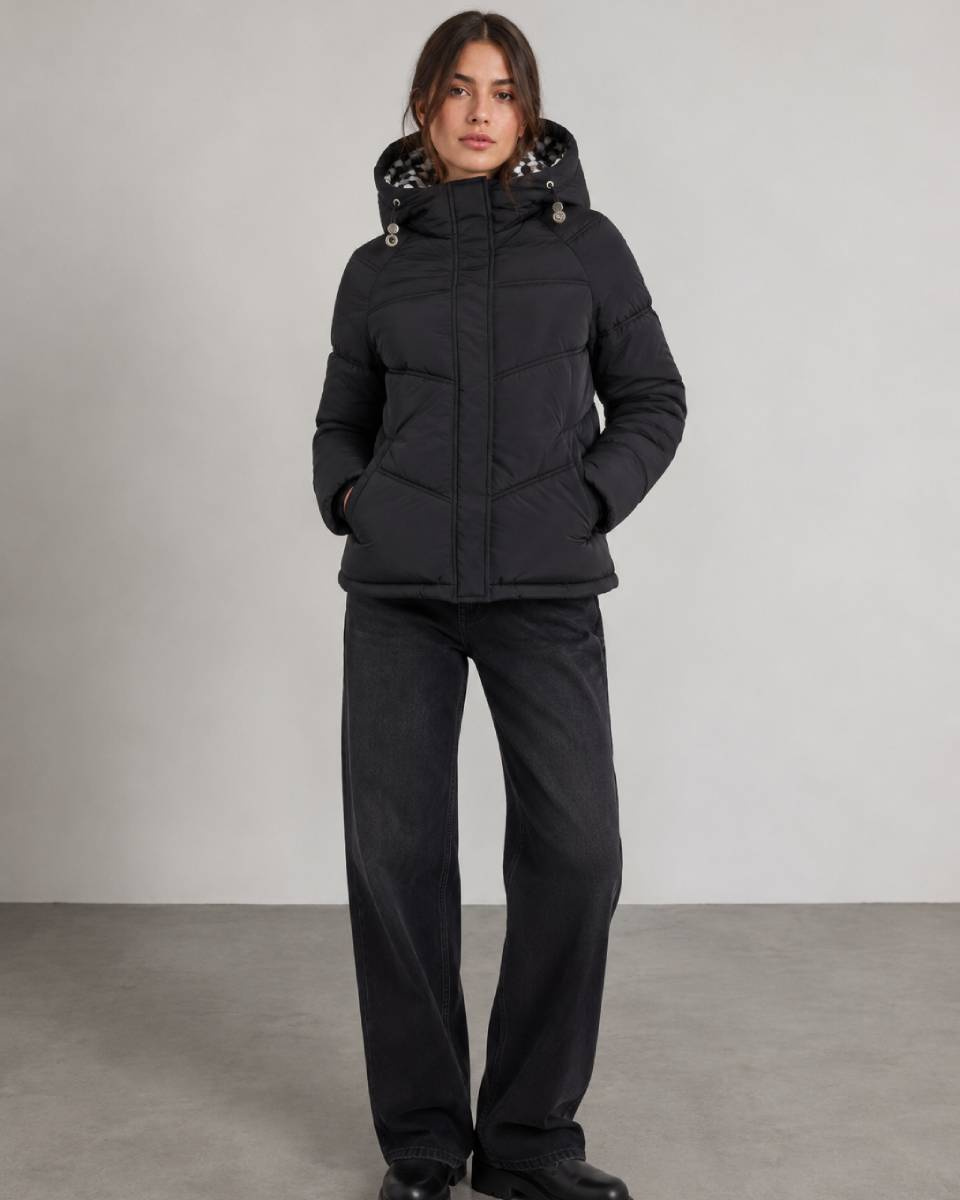 Jachetă neagră cu croială lejeră
