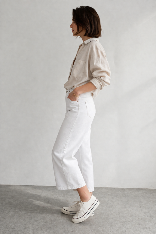Pantaloni largi albi de damă, tip culottes