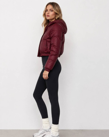 Jachetă scurtă de iarnă de culoare burgund, tip puffer, cu glugă
