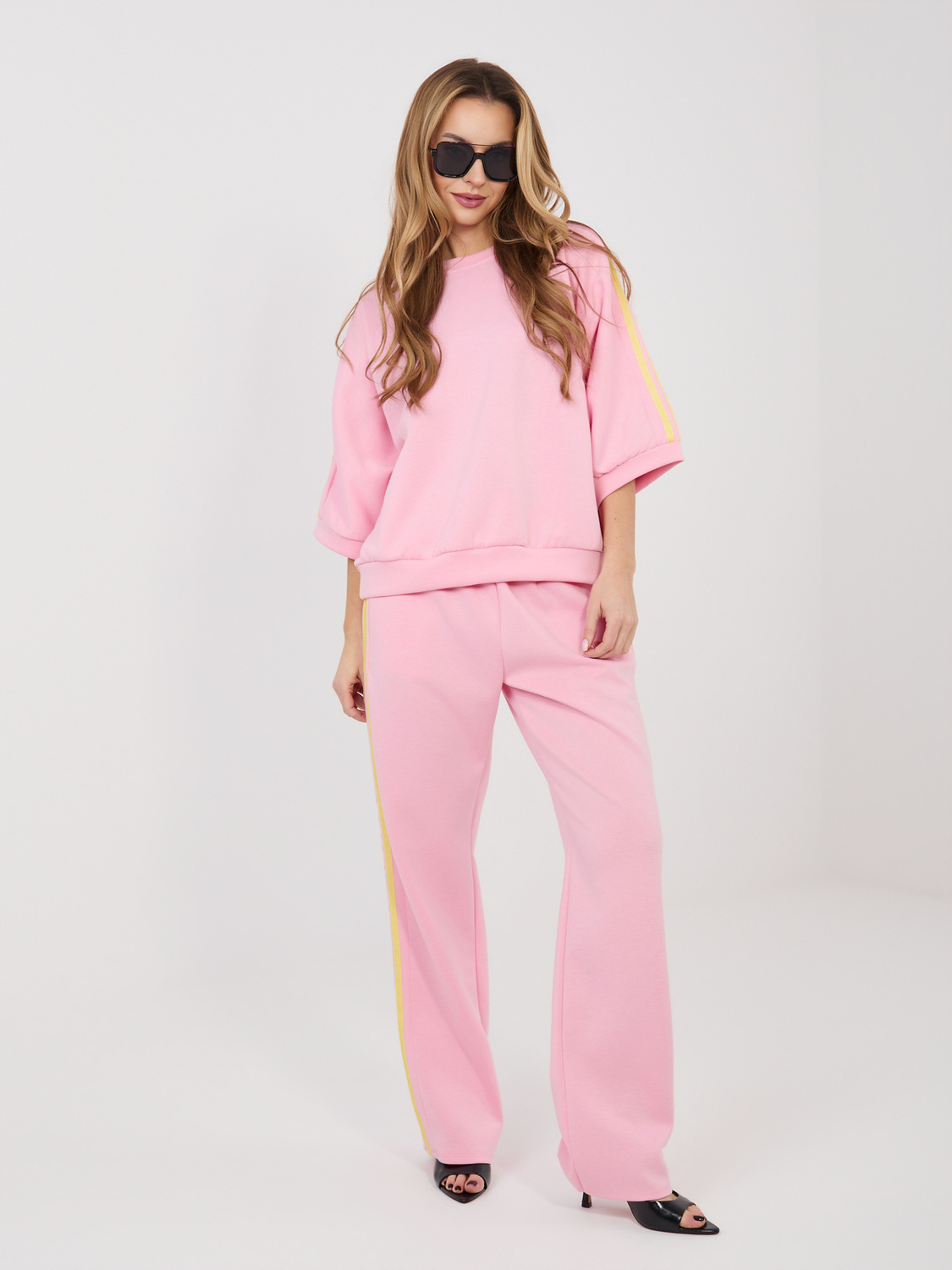 Set sportiv roz cu hanorac oversize