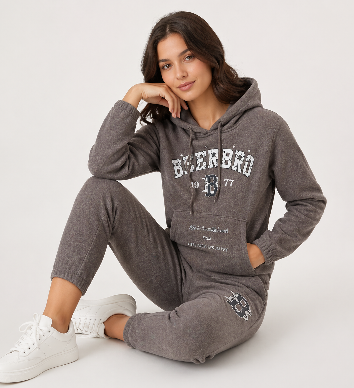 Set de trening maro pentru femei – hanorac cu glugă + pantaloni 7/8