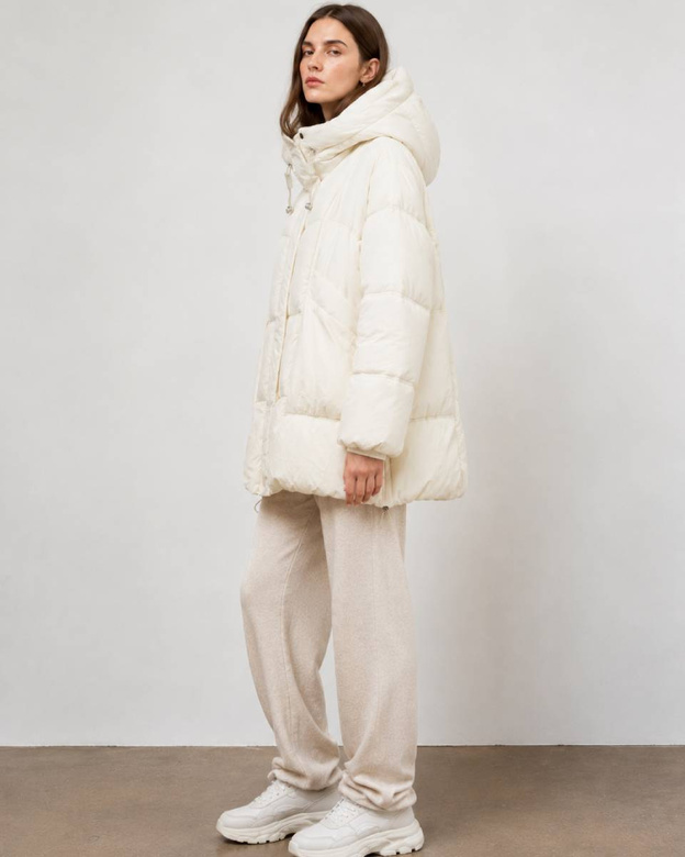 Jachetă de damă oversize din puf, de culoare crem, tip puffer