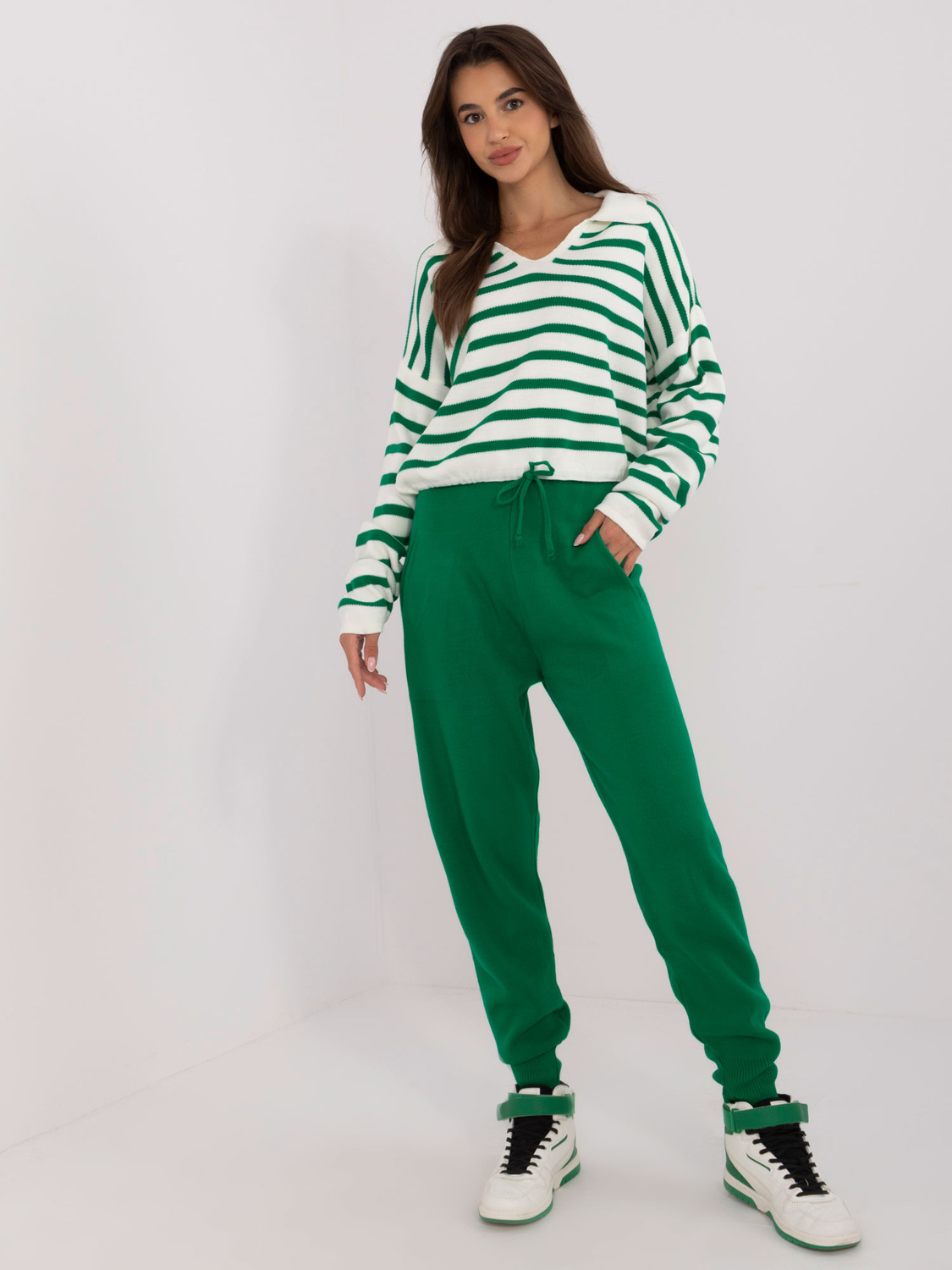 Set compus din pulover cu dungi și pantaloni cu manșete, verde-ecru